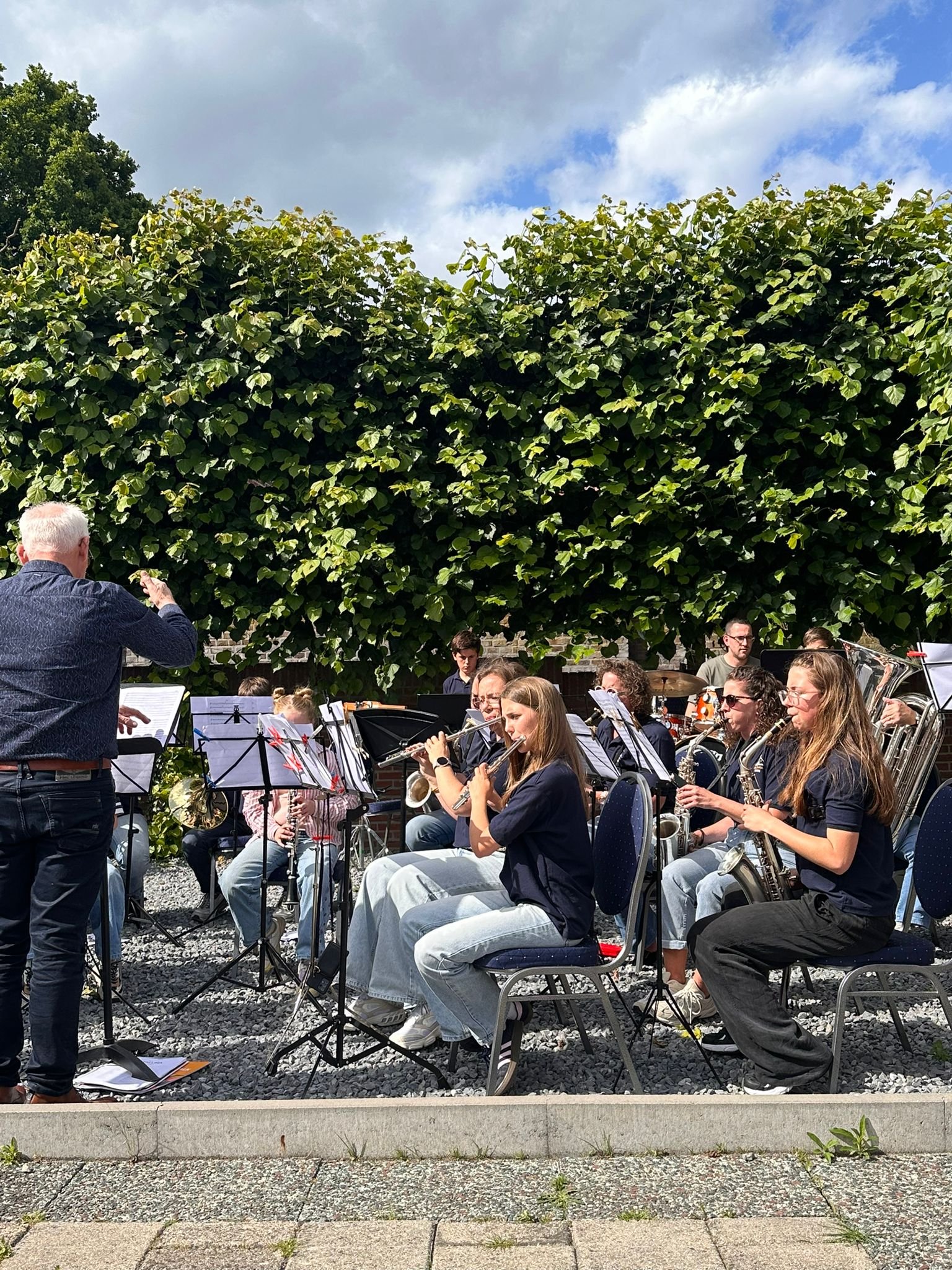 Zomers feestje: Onze jeugdband blies Clevers (bijna) omver! 🎸🍦