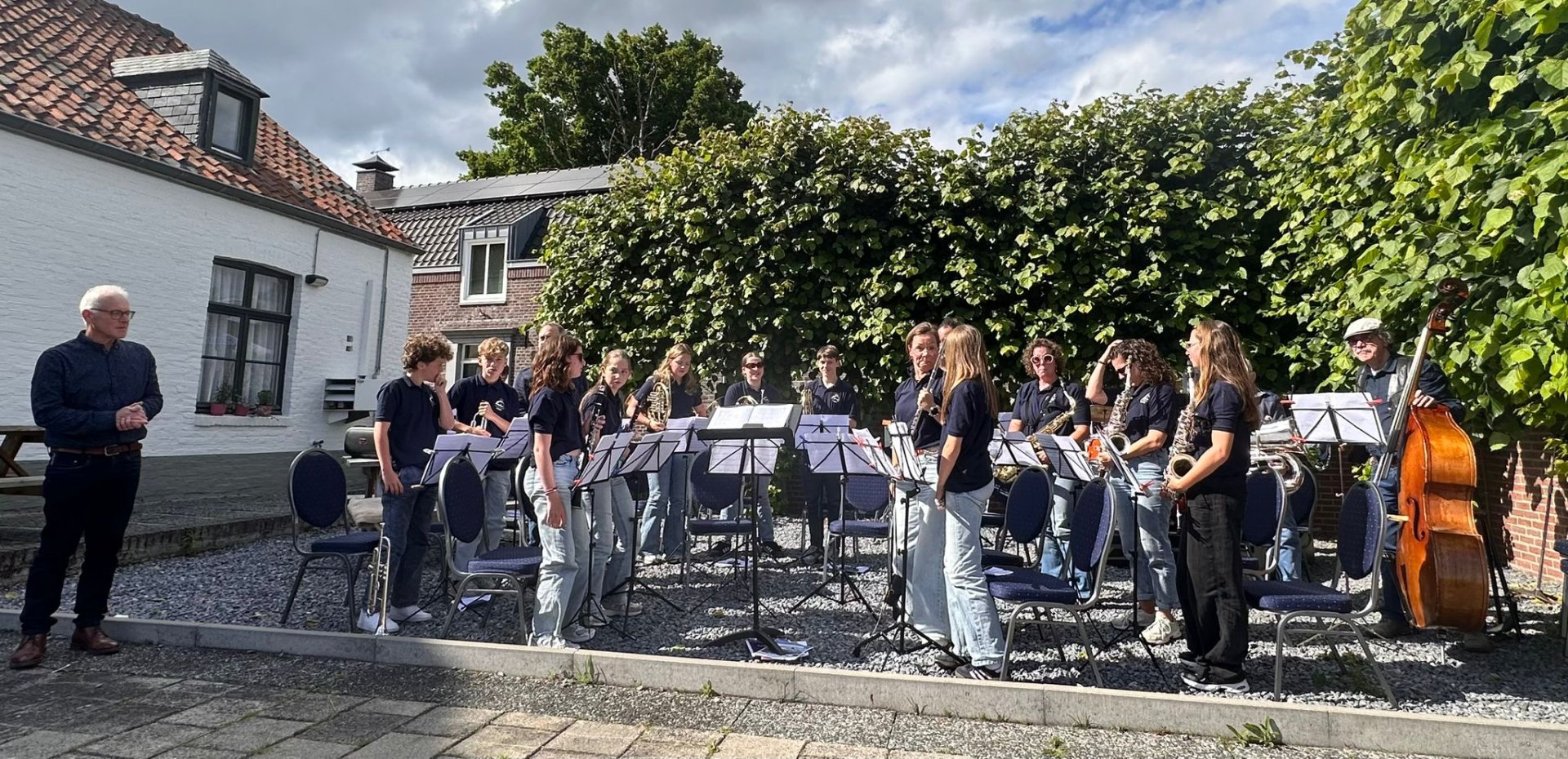 Zomers feestje: Onze jeugdband blies Clevers (bijna) omver! 🎸🍦