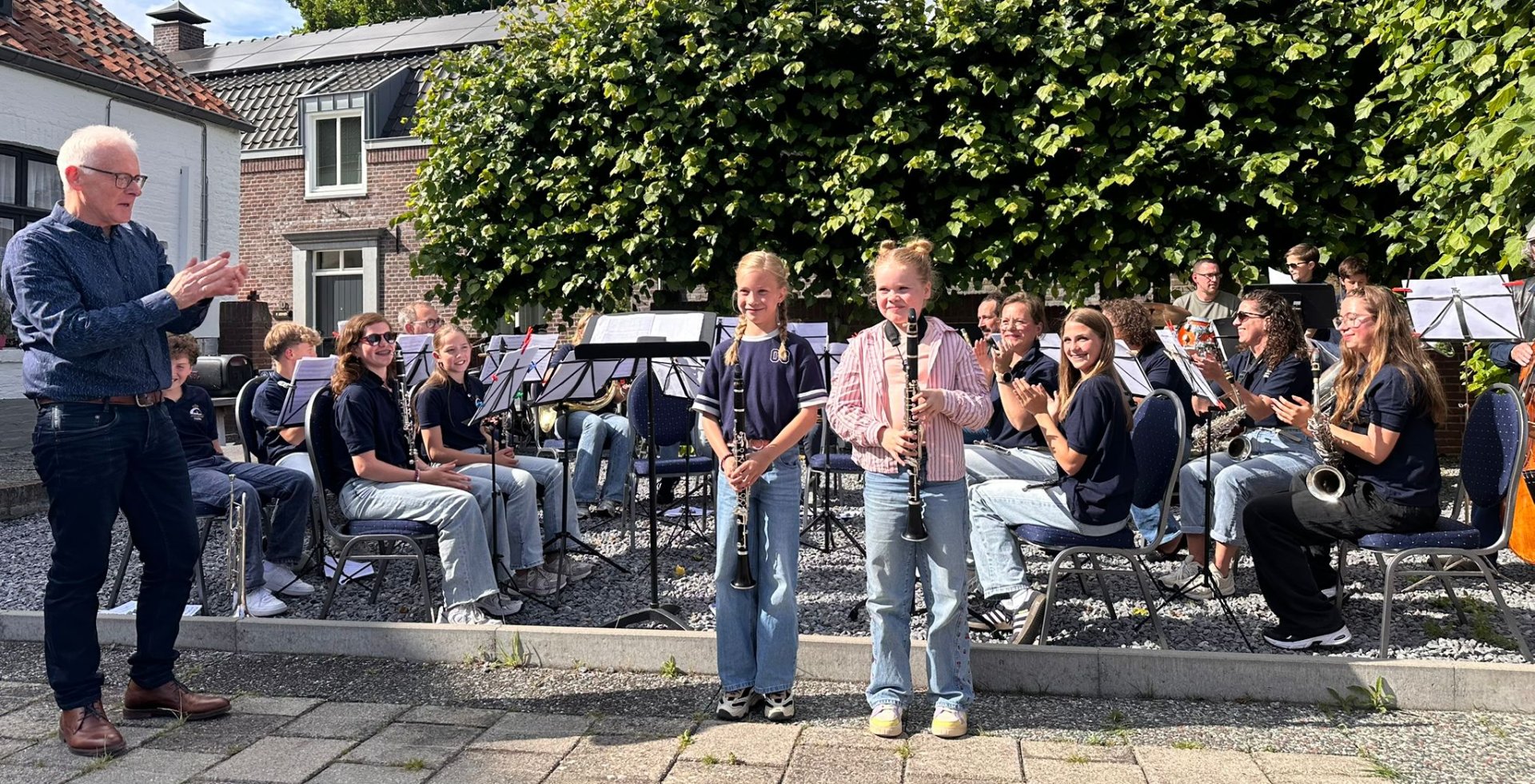 Zomers feestje: Onze jeugdband blies Clevers (bijna) omver! 🎸🍦