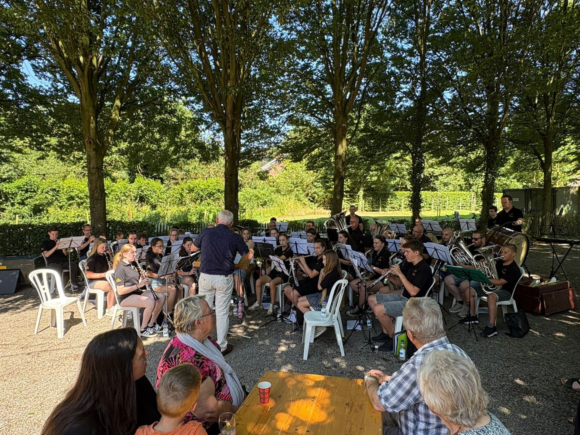 Tropisch muzikaal feest voor onze jeugd! ☀️🎶